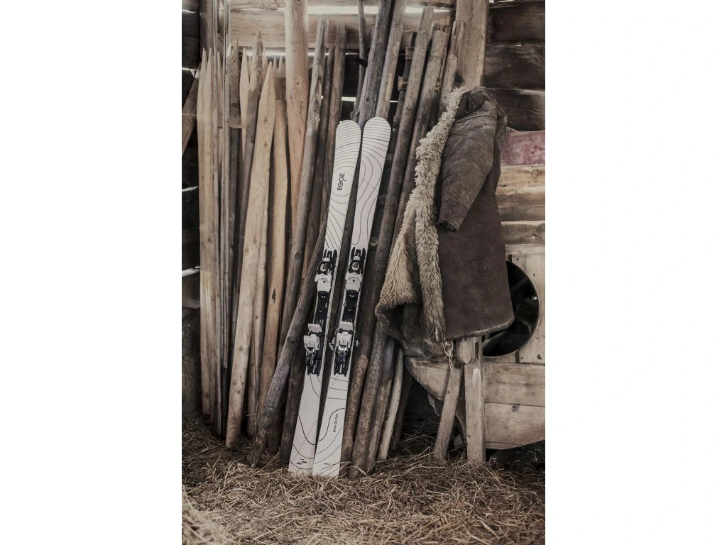 KONTURA white + binding XVST VSP 412 GW + XVST Speedcom